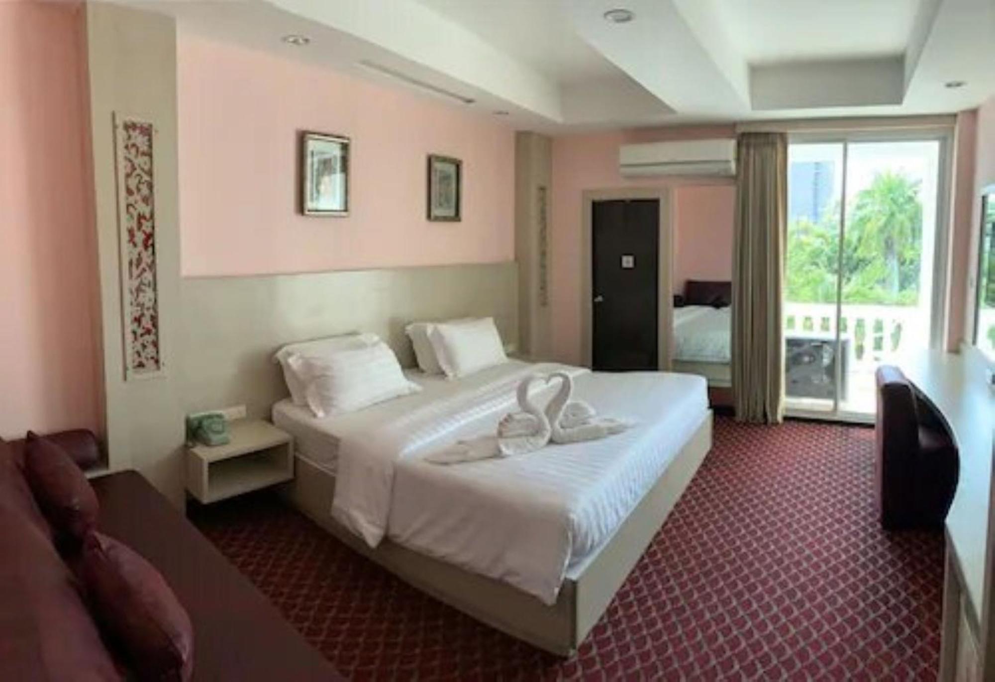 Large Double or Twin Room