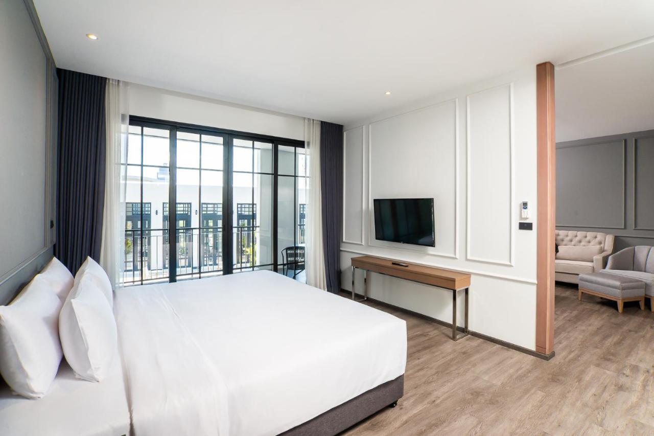 One-Bedroom Suite Pool View
