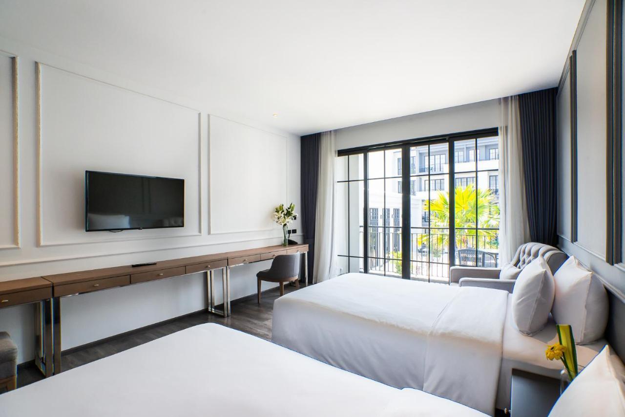 Deluxe Twin Room Pool View