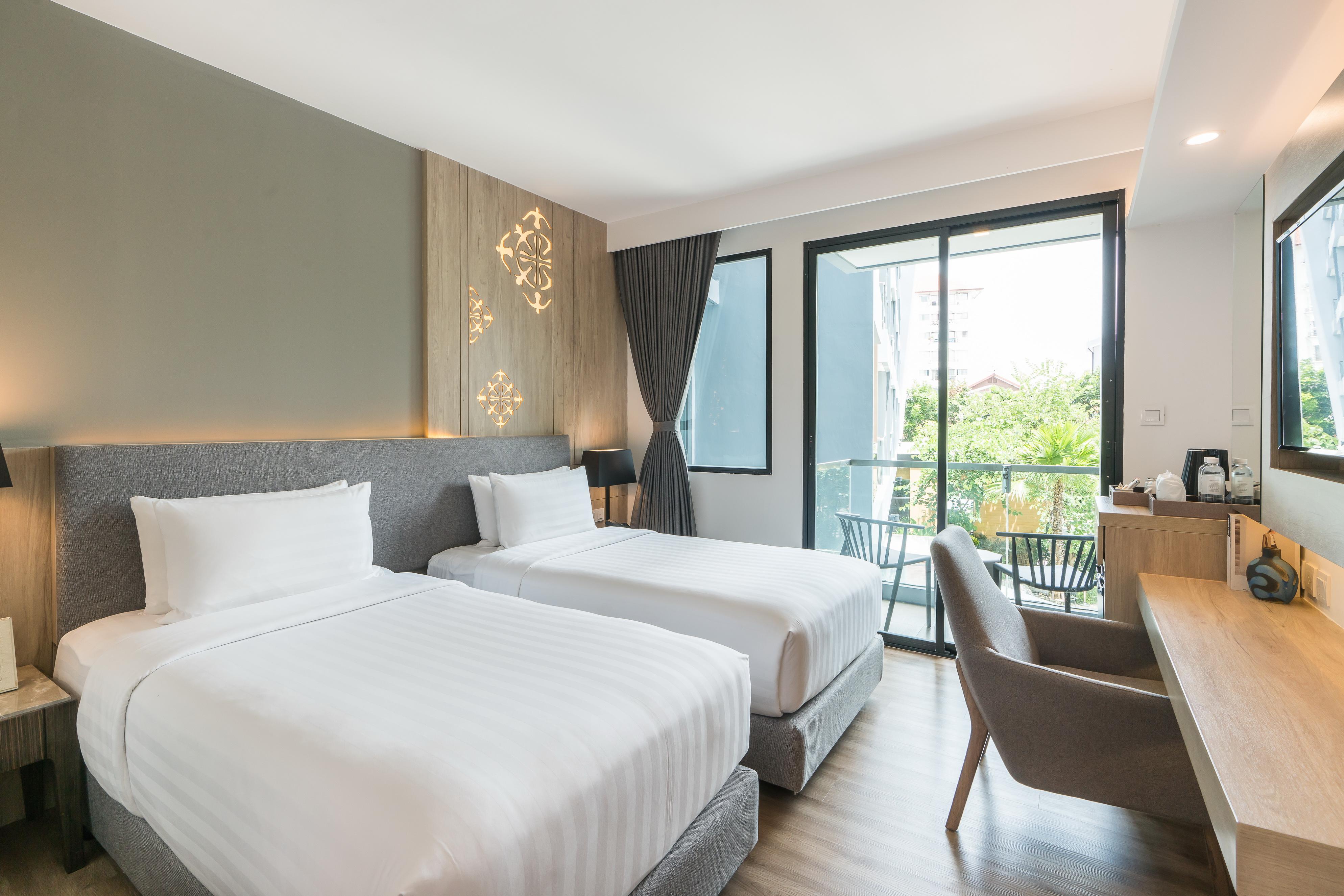 Deluxe Twin Room Pool View