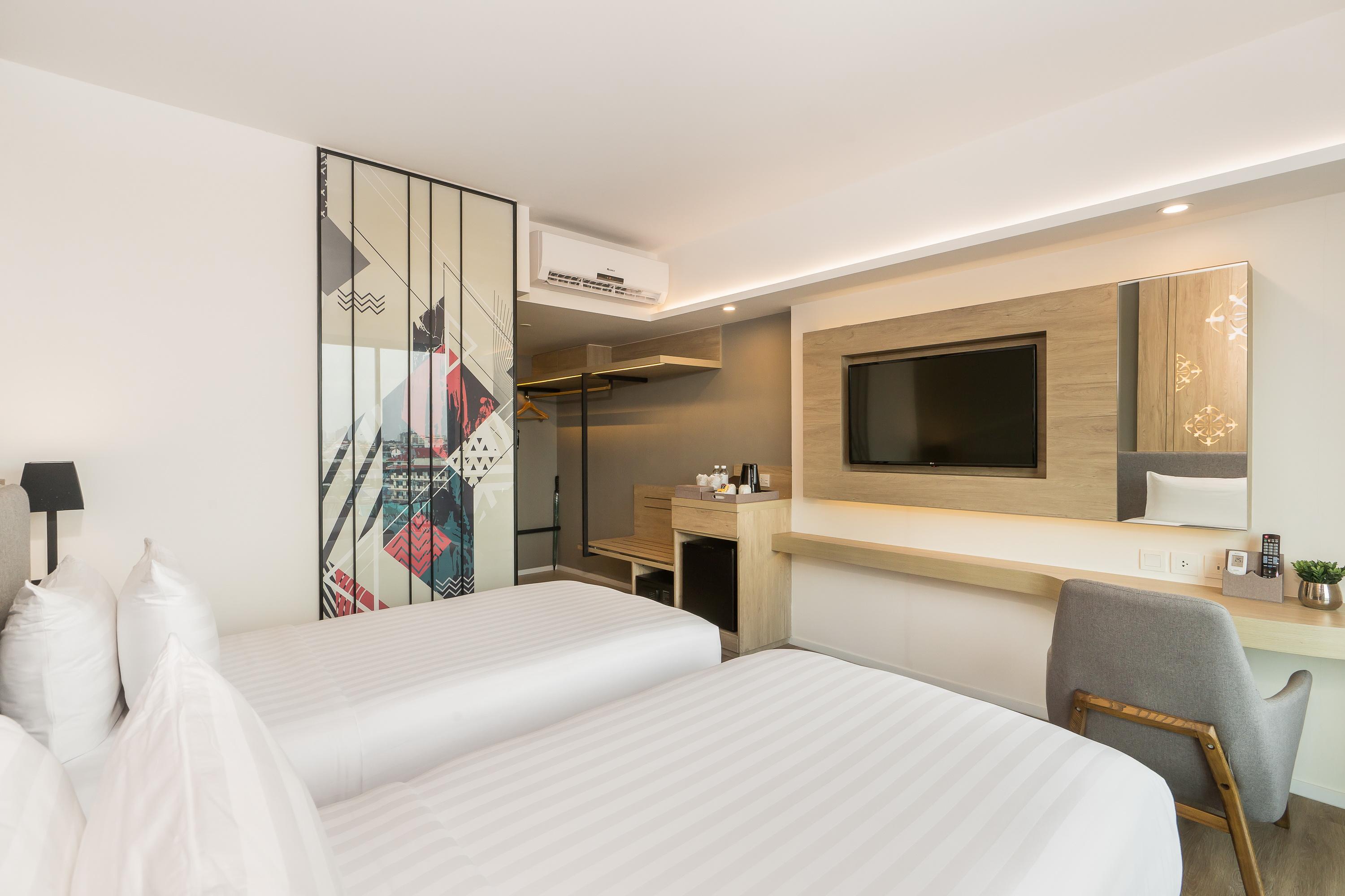 Deluxe Double or Twin Room City View