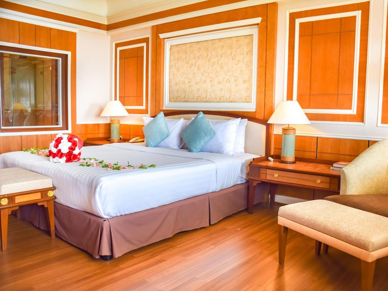 President Suite 1 bedroom Sea View