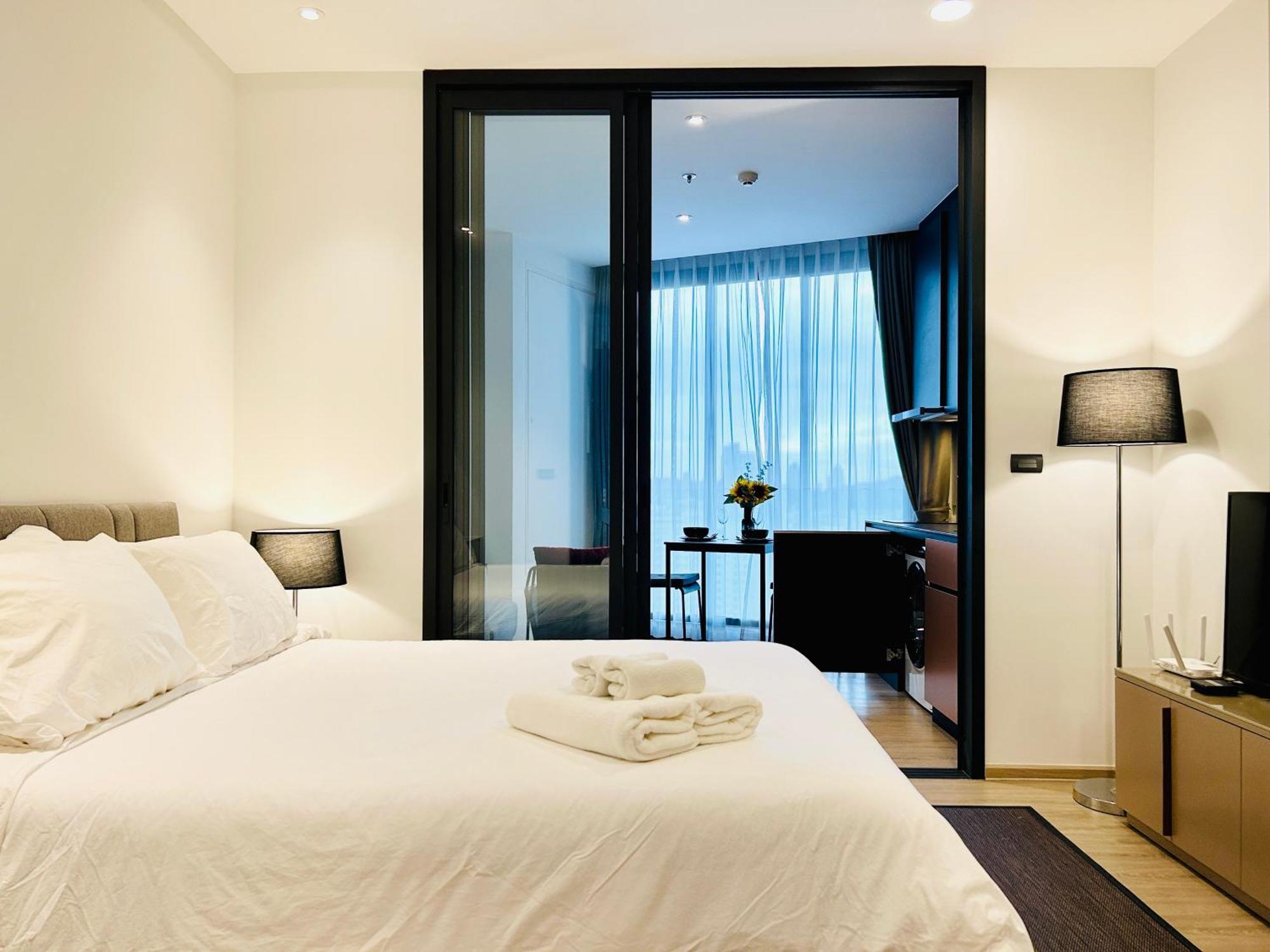 Deluxe One-Bedroom Apartment Ocean View