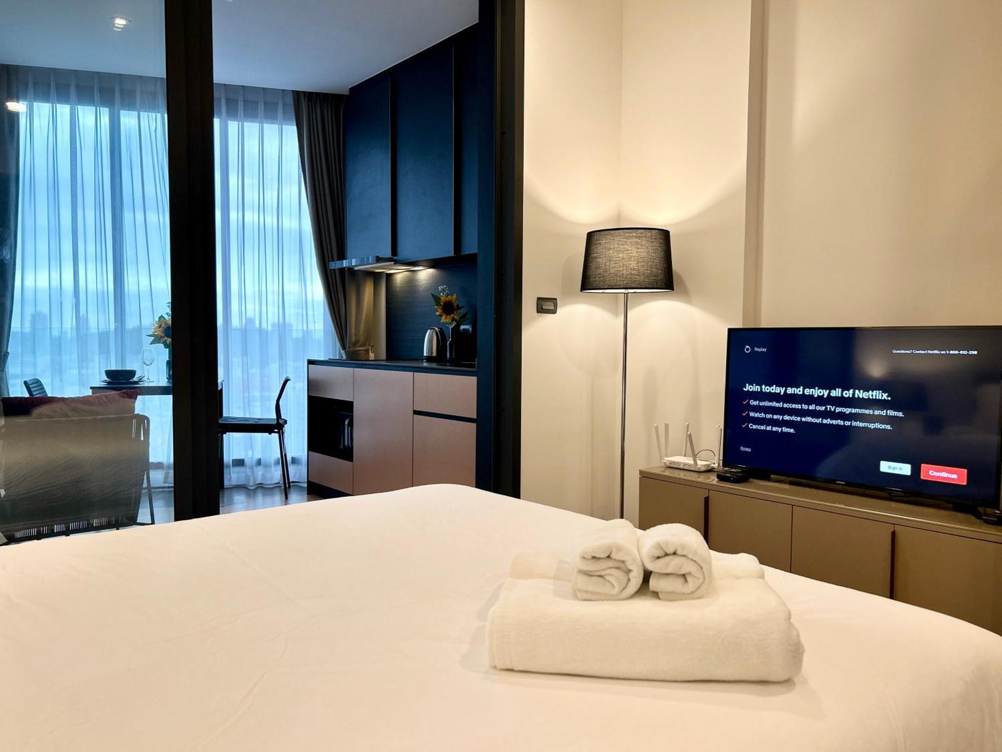 Deluxe One-Bedroom Apartment Ocean View