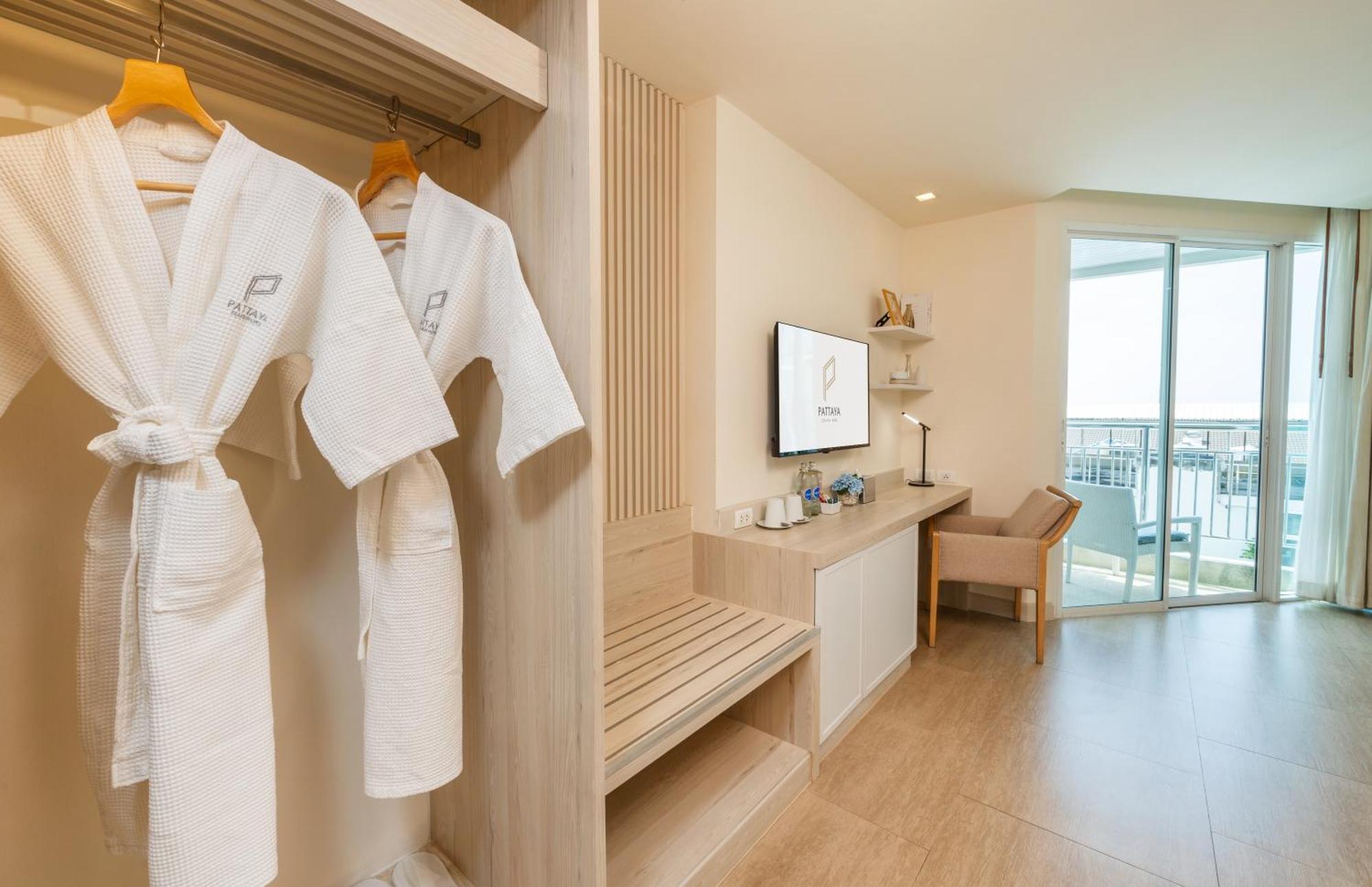 Deluxe King Room