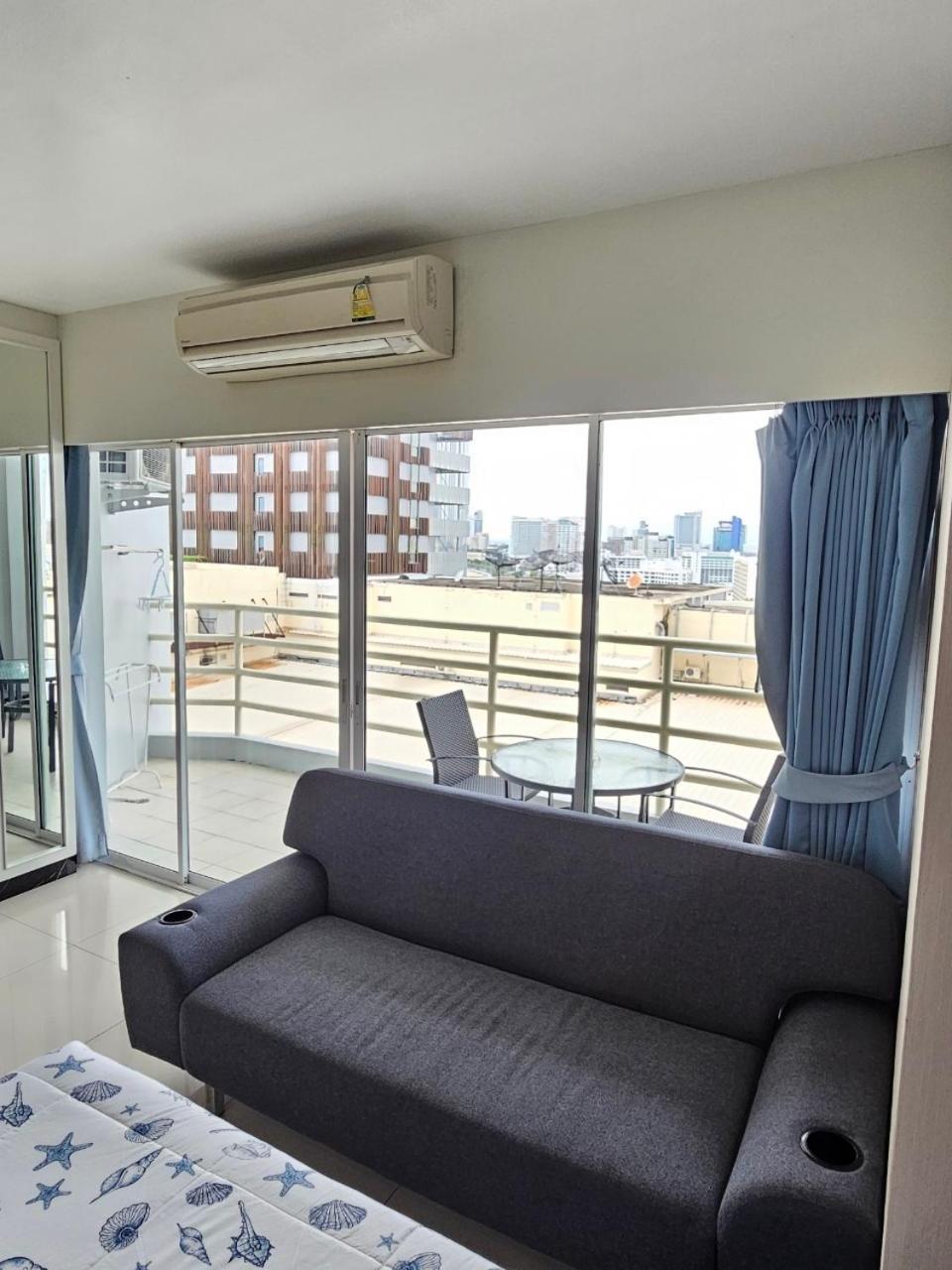 Studio Balcony
