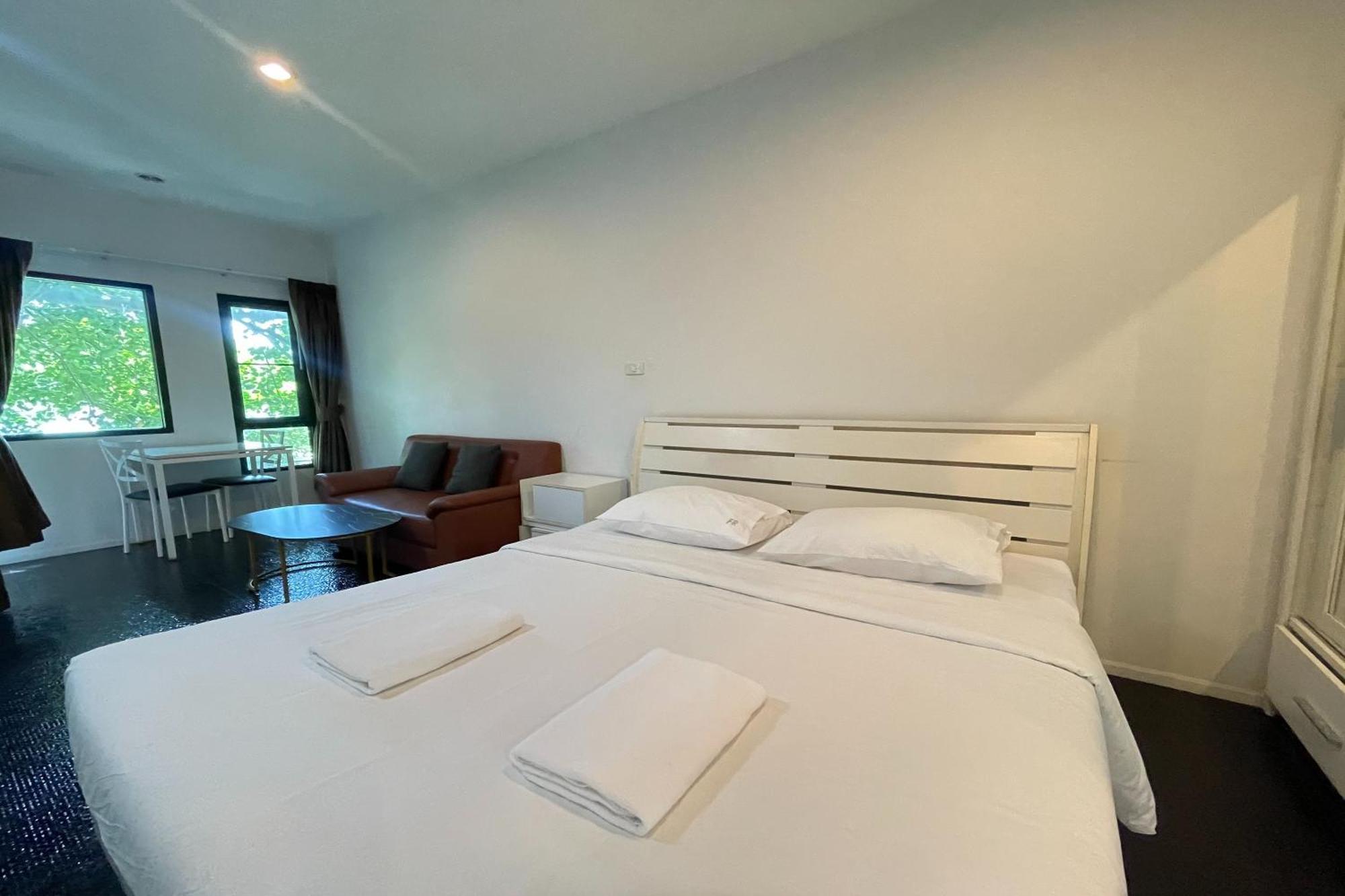 Deluxe Apartment