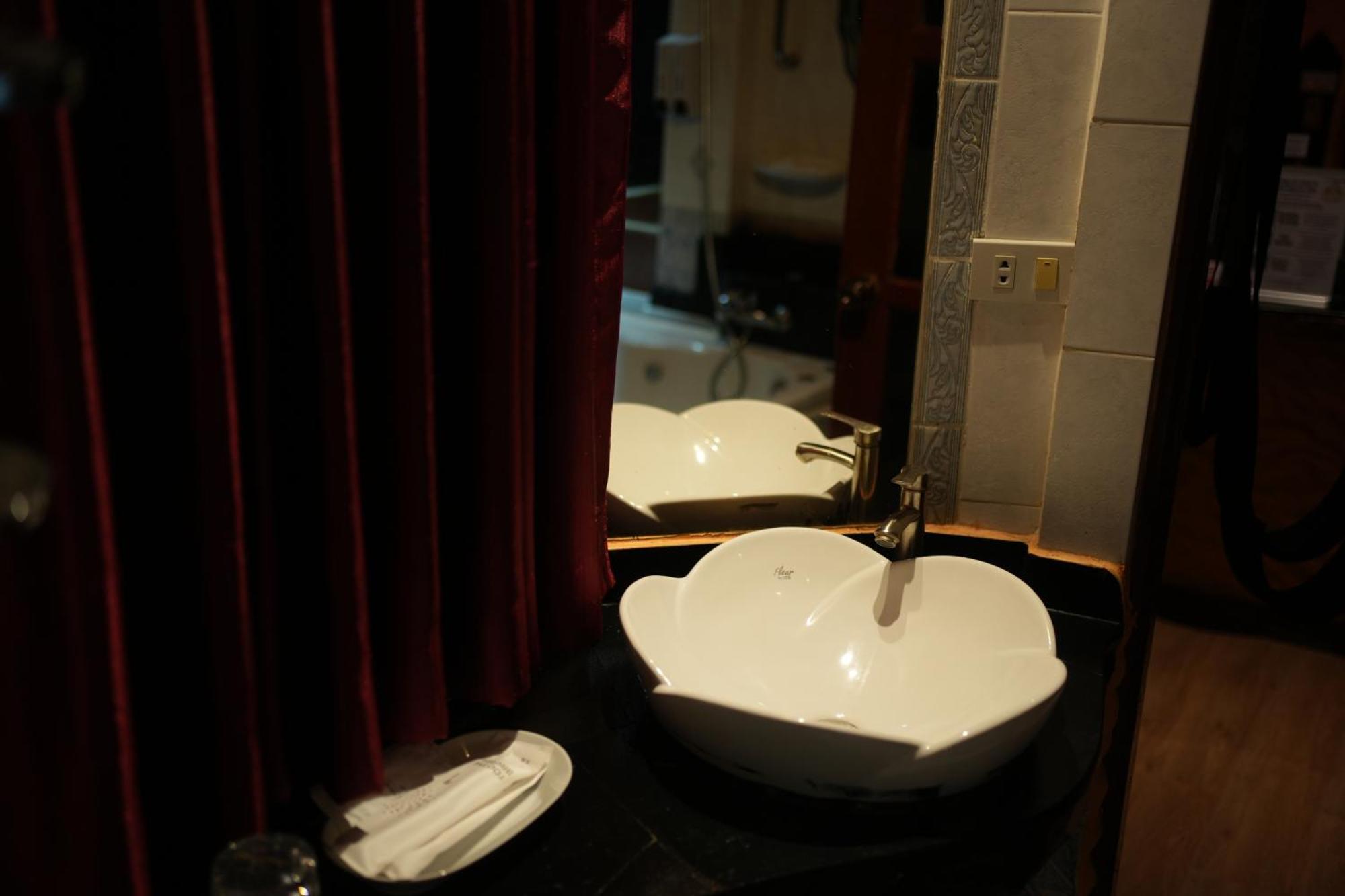 Jacuzzi room