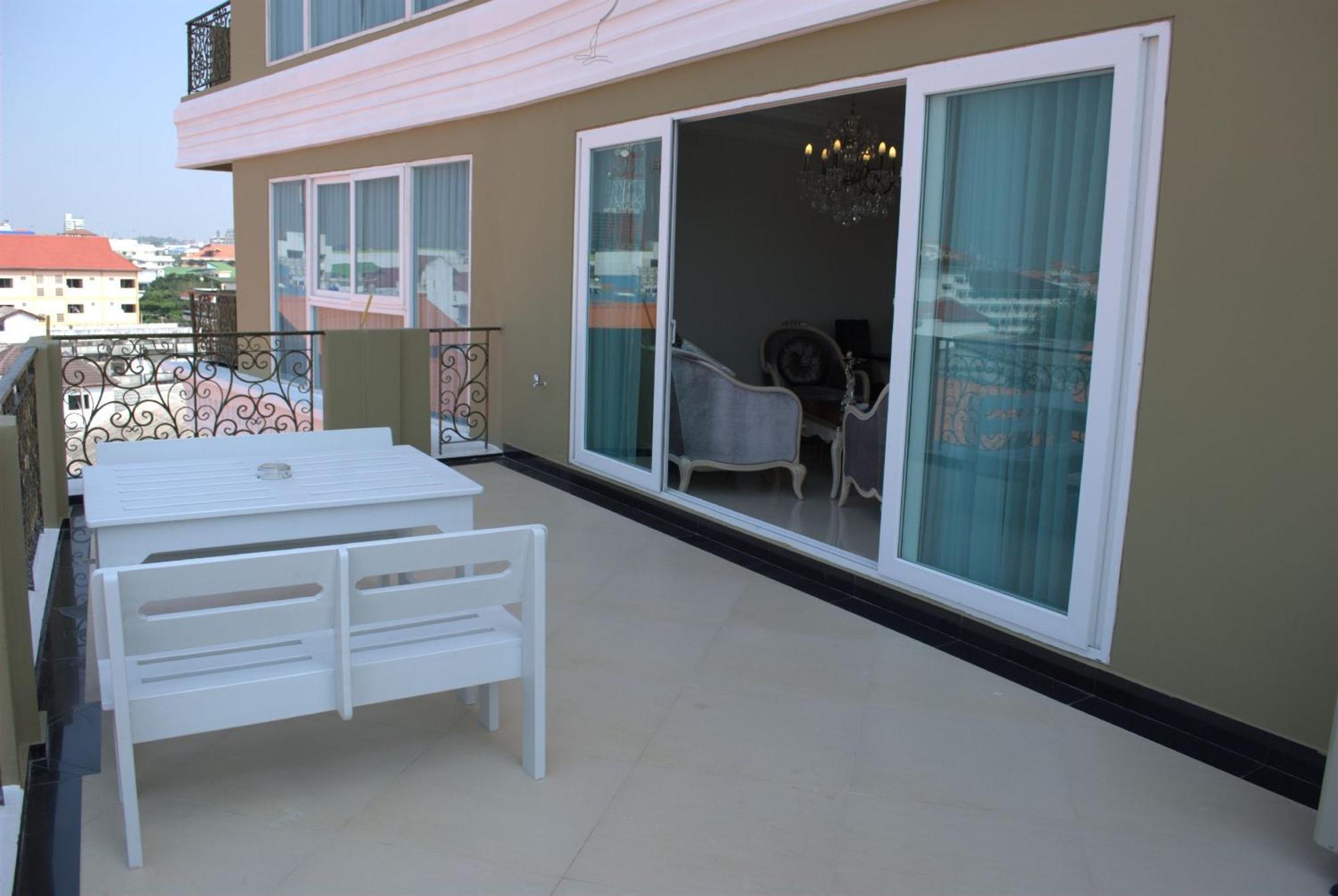 One-Bedroom Suite Balcony
