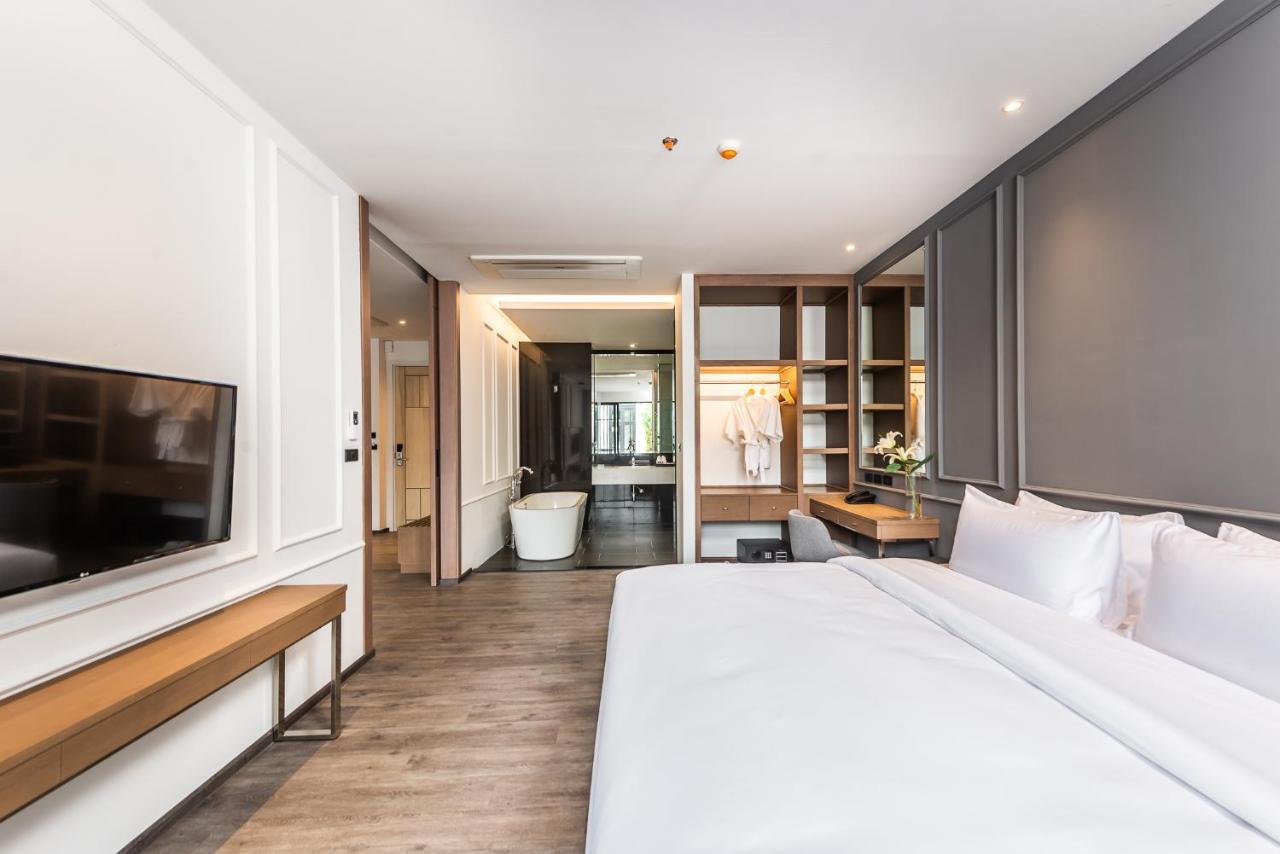One-Bedroom Suite Pool View