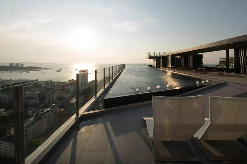 The Base Condo Center Of Pattaya Rooftop Swimming Pool-1
