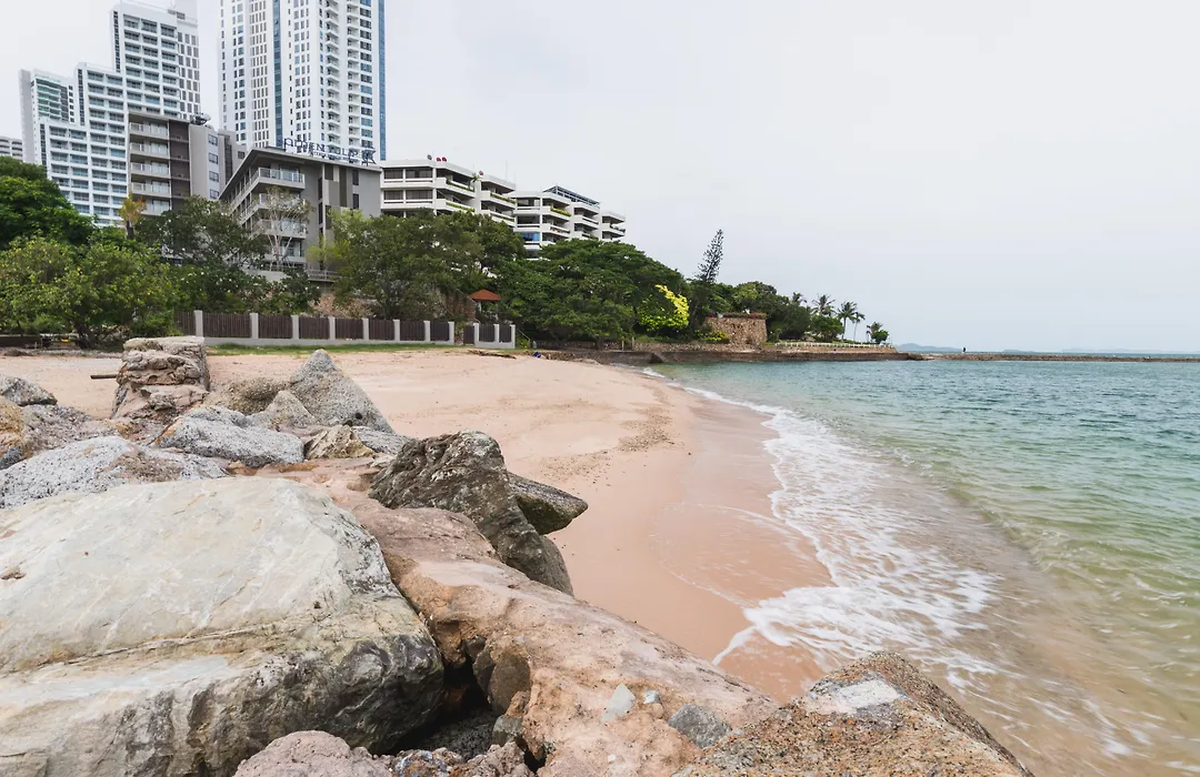 Mayaana Beach Resort Pattaya - Formerly Golden Tulip Pattaya Beach Resort-1