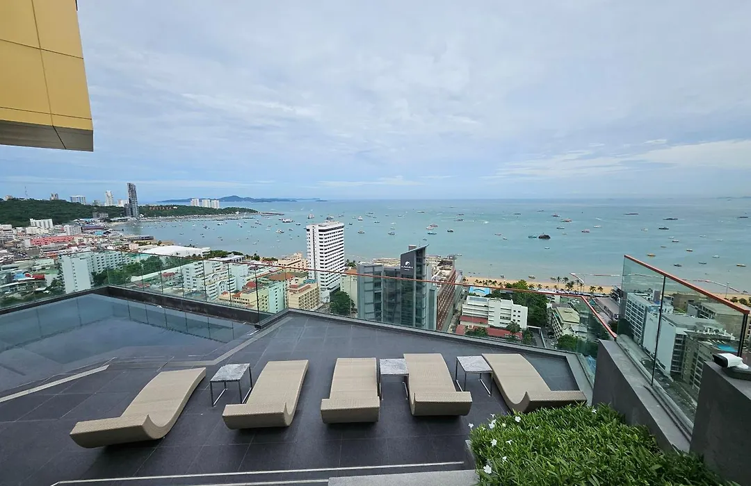 The Edge Central Pattaya High Floor & Seaview-1