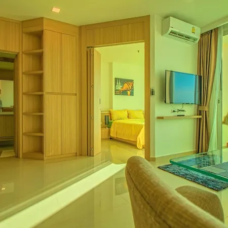 Suite Apartment In City Garden Tower Pool, Sauna & Gym 1 Km From Walking Street-3