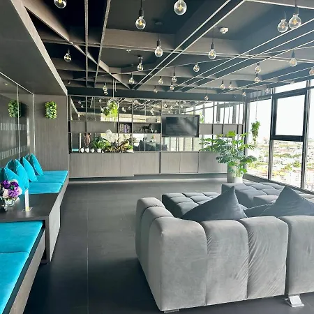Central Pattaya Condo: Pool, Gym & Fast Wi-Fi-2