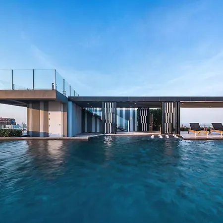 Central Pattaya -Amazing Location With Infinity Pool-3