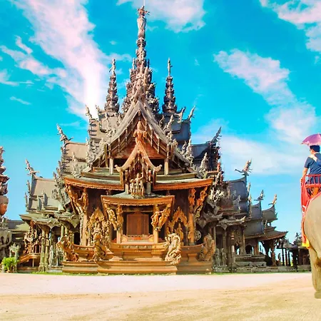 2 Bed Room, Large Living Room @ Central Pattaya-2