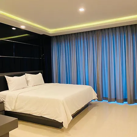 Grand Avenue Condo By Bormon-2