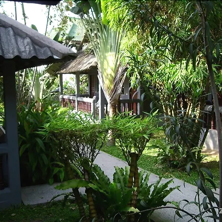 Let'S Hyde Pattaya Resort & Villas - Pool Cabanas-2