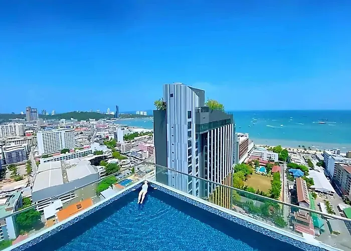 Central Pattaya -Amazing Location With Infinity Pool