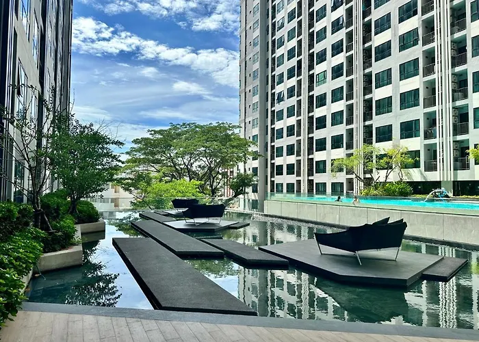 Central Pattaya Condo: Pool, Gym & Fast Wi-Fi