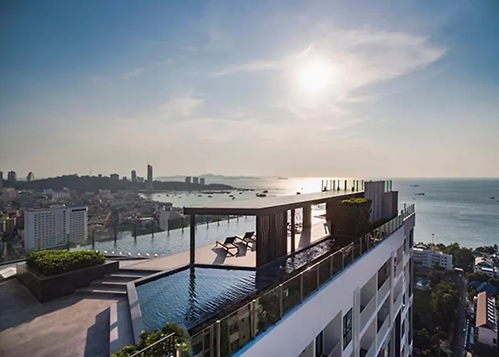 Sea View 2 Bed Room Condo @ Central Pattaya