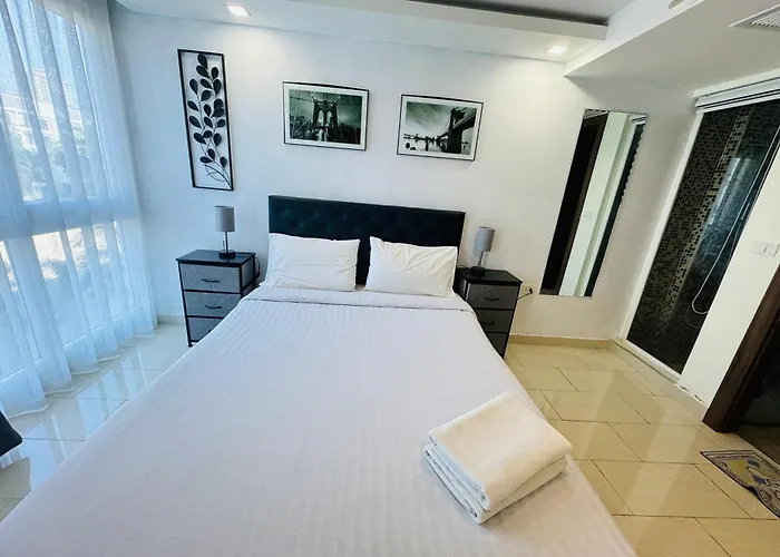 Grand Avenue Conde Pattaya