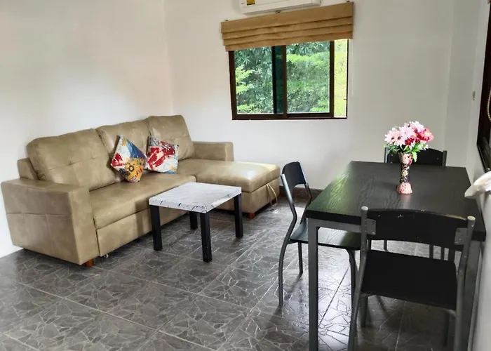 Phratamnak Inn - 100 Meter From Beach